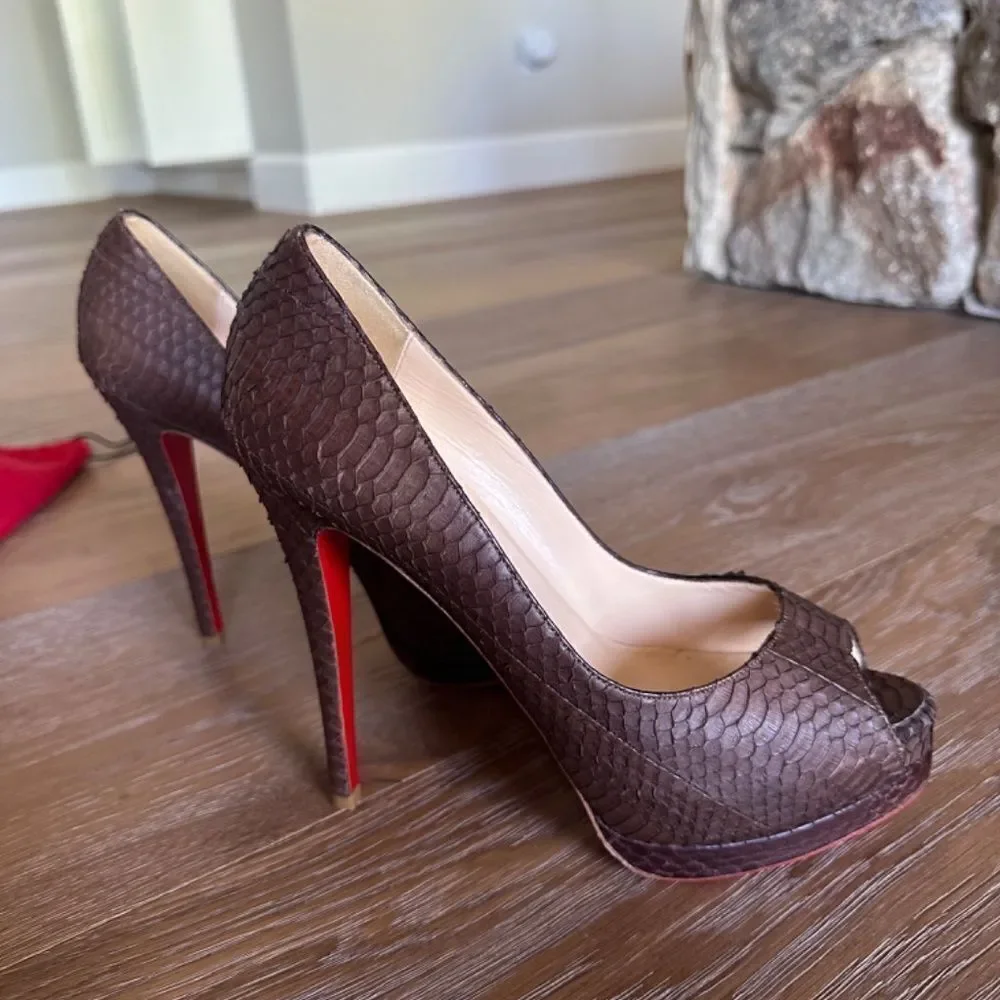 Christian Louboutin details features